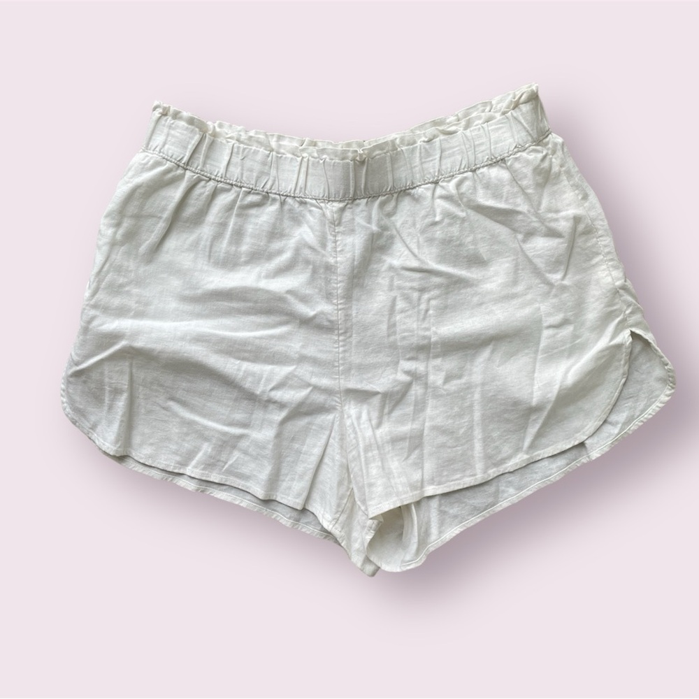 Universal Thread || white pull on shorts